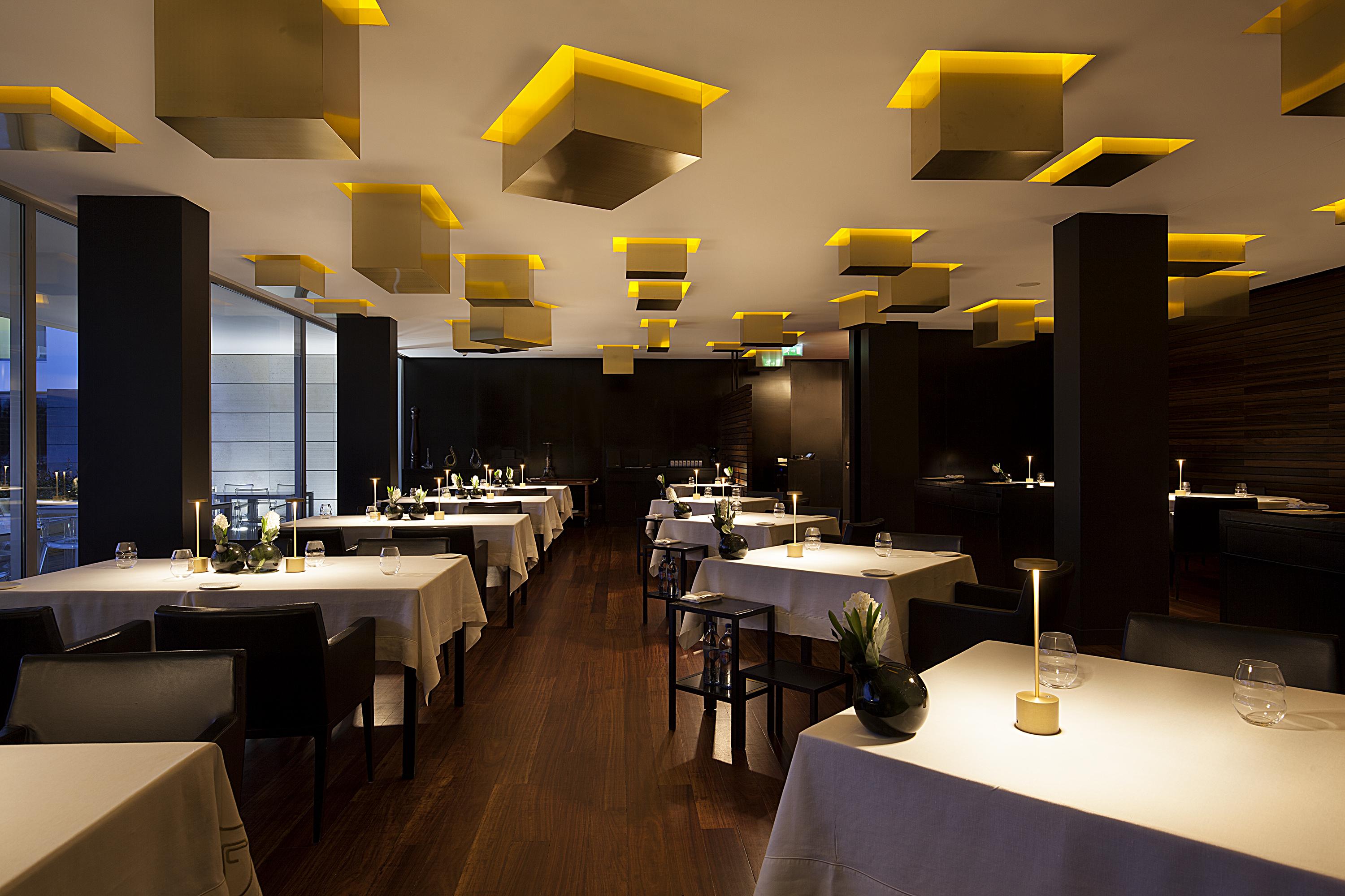 Altis Belem Hotel & Spa, A Member Of Design Hotels Lisbon Exterior photo Interior of the restaurant